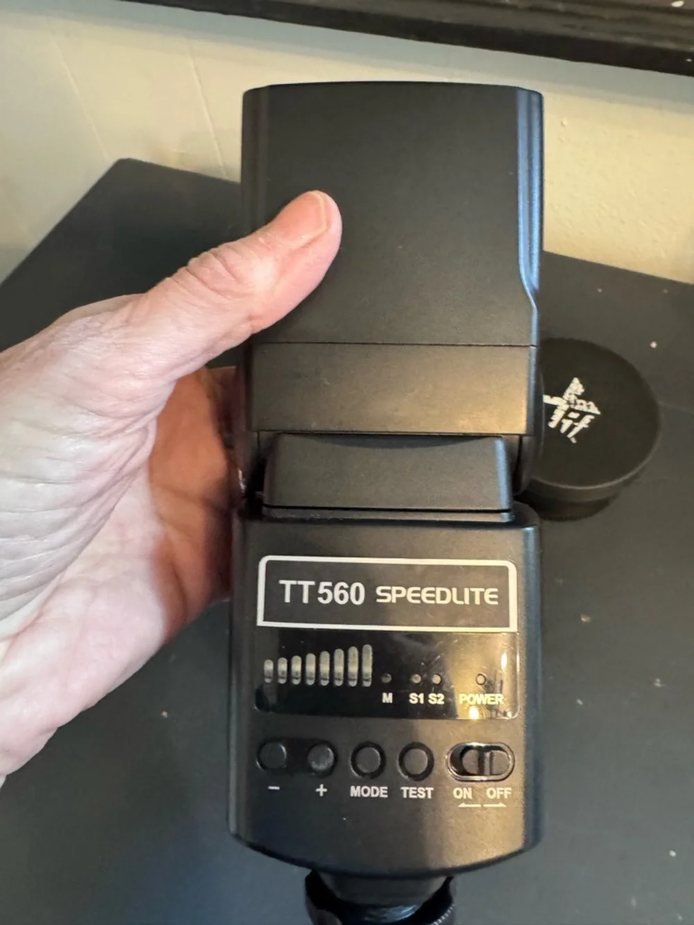 Black On-Camera Speedlite Flash for DSLR/ Mirrorless